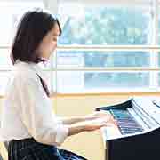 8月に弾きたい曲 特集